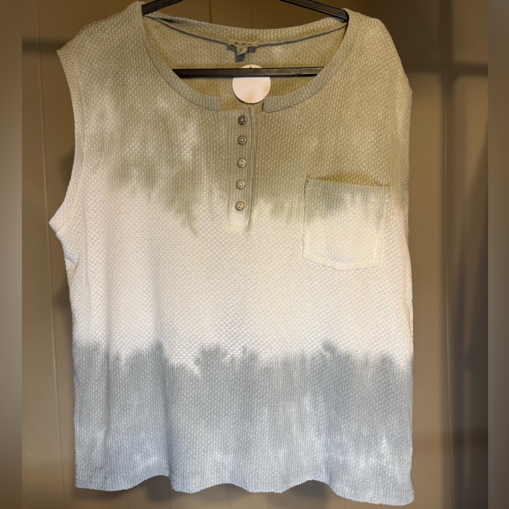 NWT POL Women's Sleeveless Ombre Top